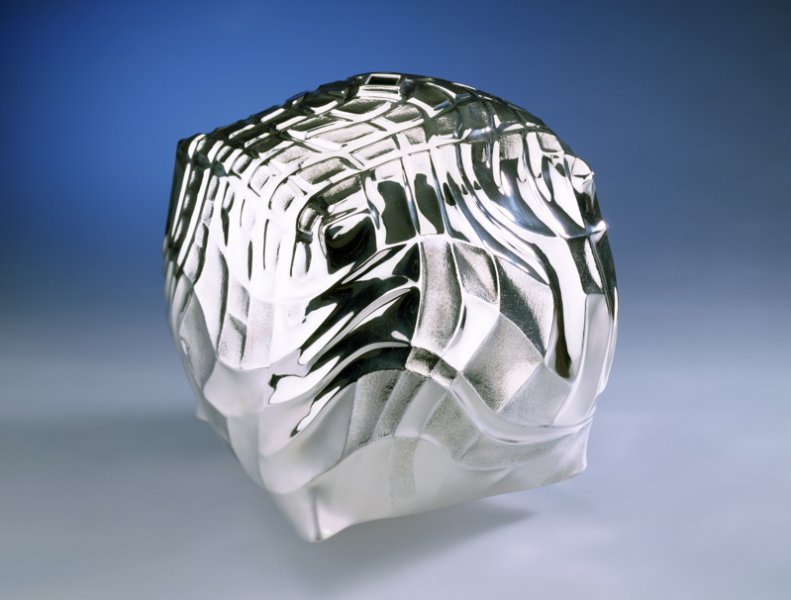 Piece -- materials: silver, partly patinated; dimensions: 32 x 32 x 32 cm;