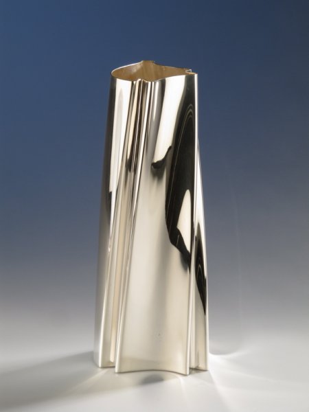 Piece -- materials: silver; dimensions: 21 h cm;