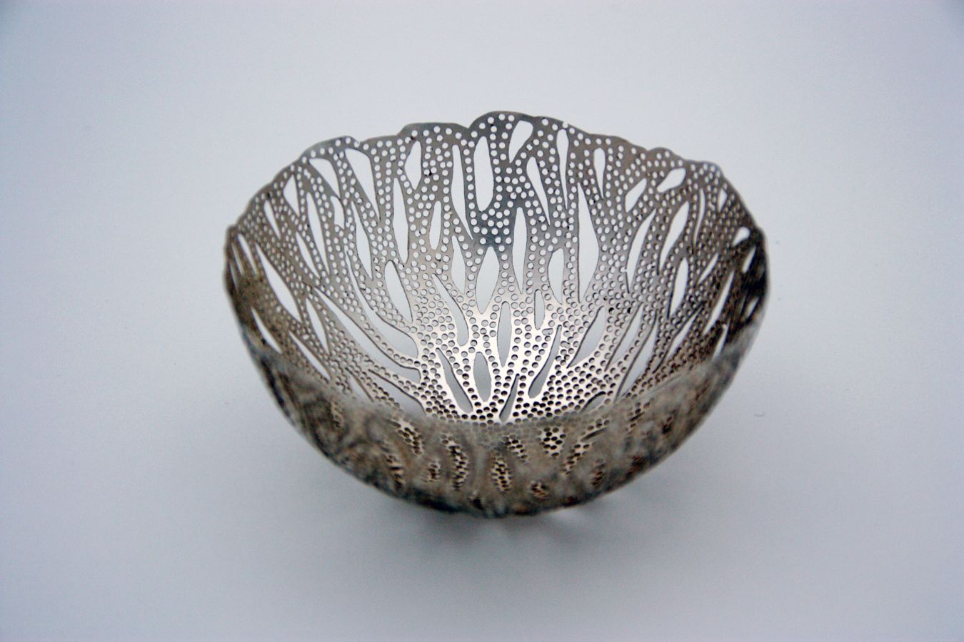 Piece -- materials: silver; dimensions: diameter 9, 4,5 h cm;