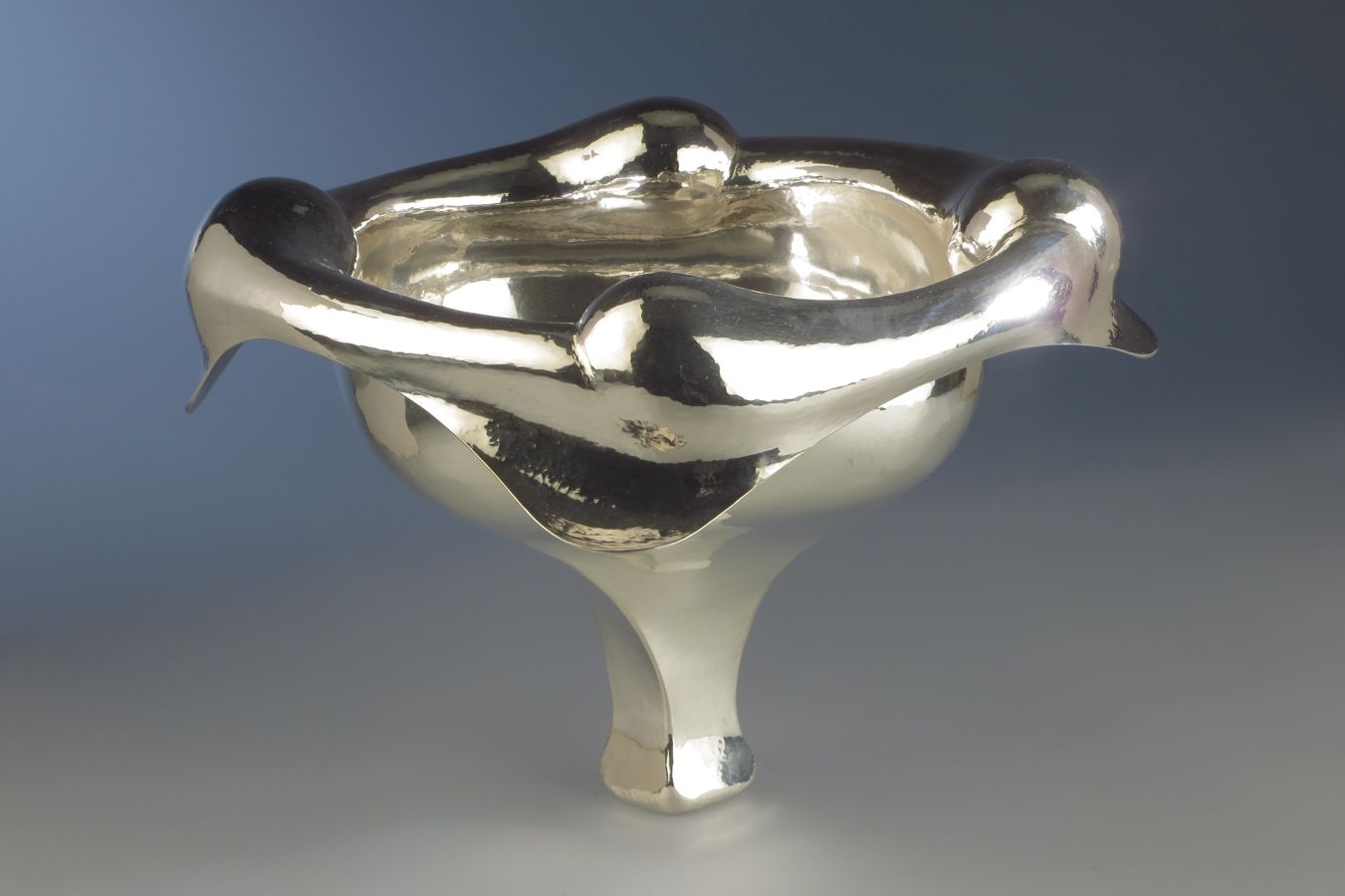Piece -- materials: silver; dimensions: 30 x 28 x h 24 cm;
