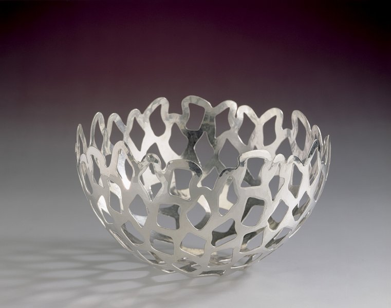 Piece -- materials: silver; dimensions: diameter 23, 13h;