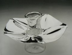 Vase/dish with glass artist Willem Heesen