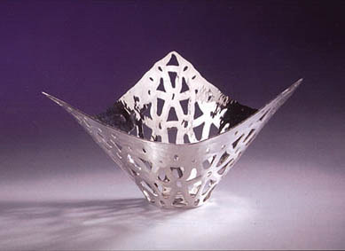Piece -- materials: silver; dimensions: diameter 25 x 15h;